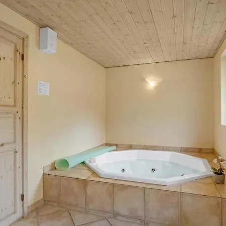 Amazing Home In Blavand With Sauna 別荘