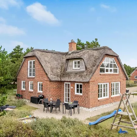 5 Bedroom Lovely In Holiday home