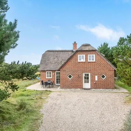 5 Bedroom Lovely In