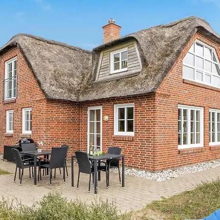 5 Bedroom Lovely In Holiday home