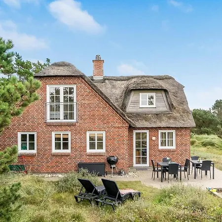 Holiday home 5 Bedroom Lovely In Blavand
