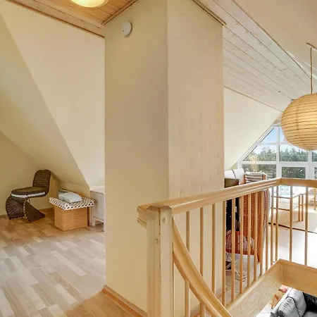 5 Bedroom Lovely In Blavand