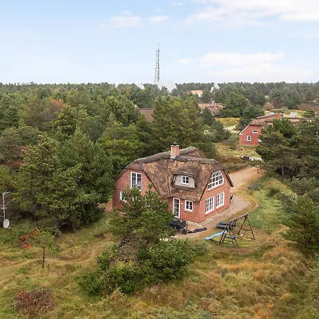 Holiday home 5 Bedroom Lovely In Blavand